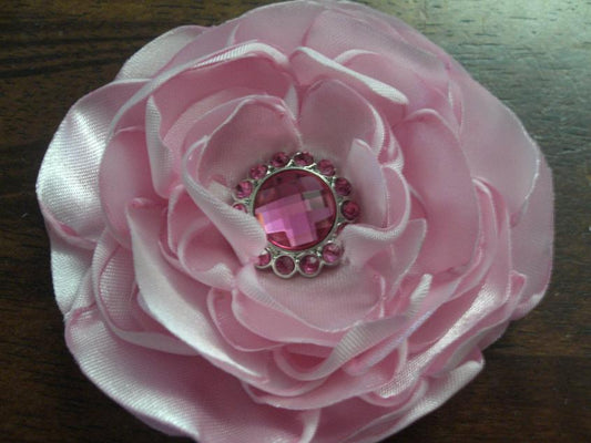 How to make satin fabric singed flowers